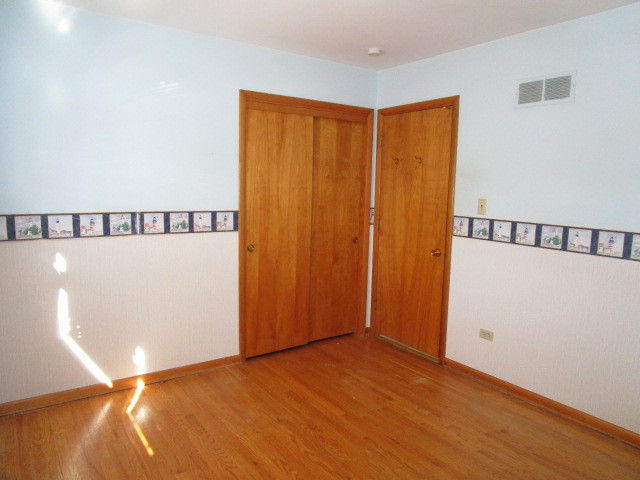18542 Bock Road Lansing, IL 60438 - Photo 10 of 30 a view of an empty room