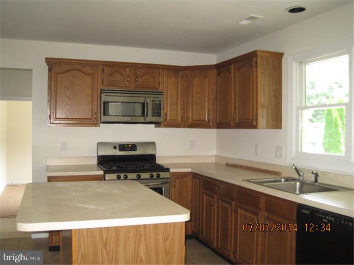 832 Redgate Road Dresher, PA 19025 - Photo 4 of 10 Gallery Image 4
