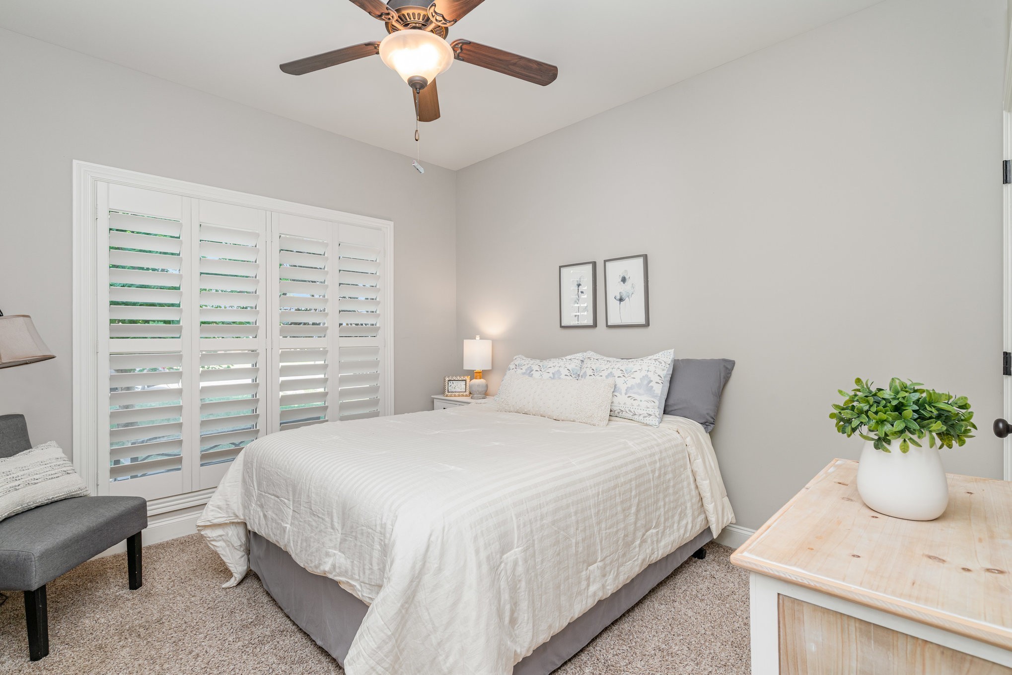 5227 Starnes Drive Murfreesboro, TN 37128 - Photo 20 of 29 a bedroom with a bed and a potted plant