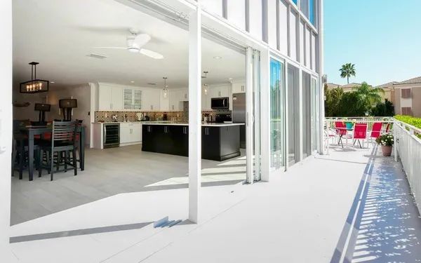 $10,000 | 1125 West Peppertree Drive, Unit 102, Sarasota, FL 34242