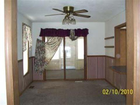 405 Merrick Street Adrian, MI 49221 - Photo 3 of 10 938330-2.JPG