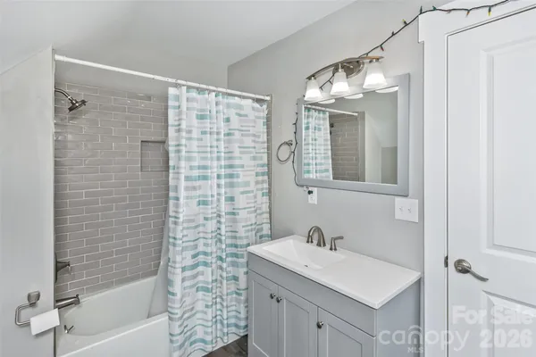 $1,000,000 | 46 Carden Drive, Unit 10, Weaverville, NC 28787