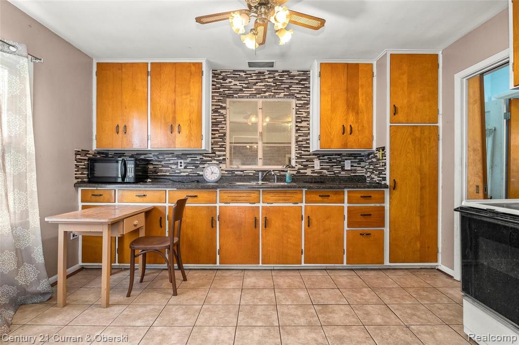 14136 Twelve Mile Road Warren, MI 48088 - Photo 10 of 24
