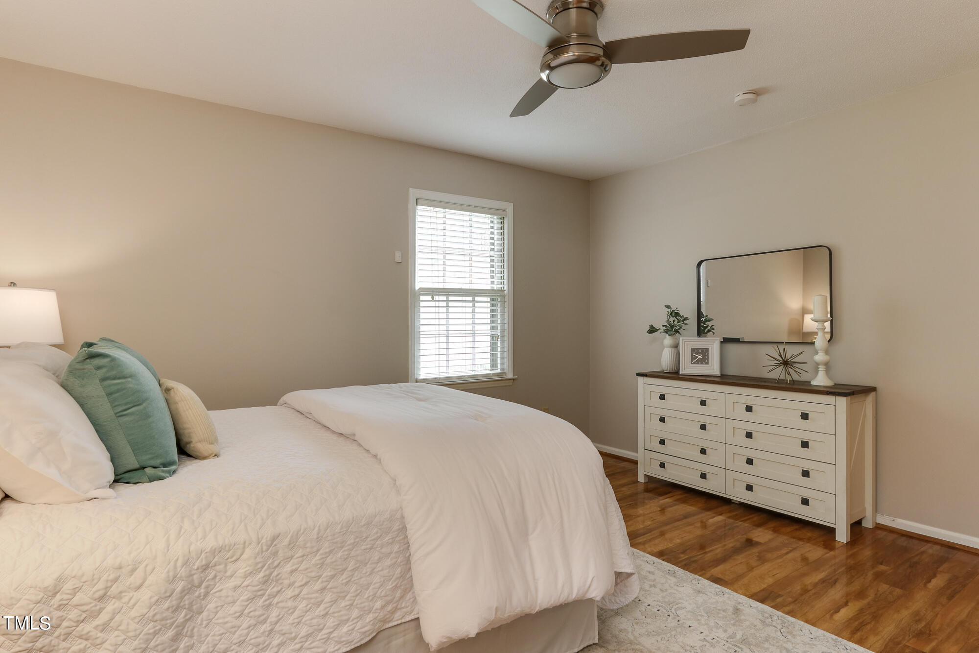 5413 Knollwood Road Raleigh, NC 27609 - Photo 17 of 30 Knollwood-18