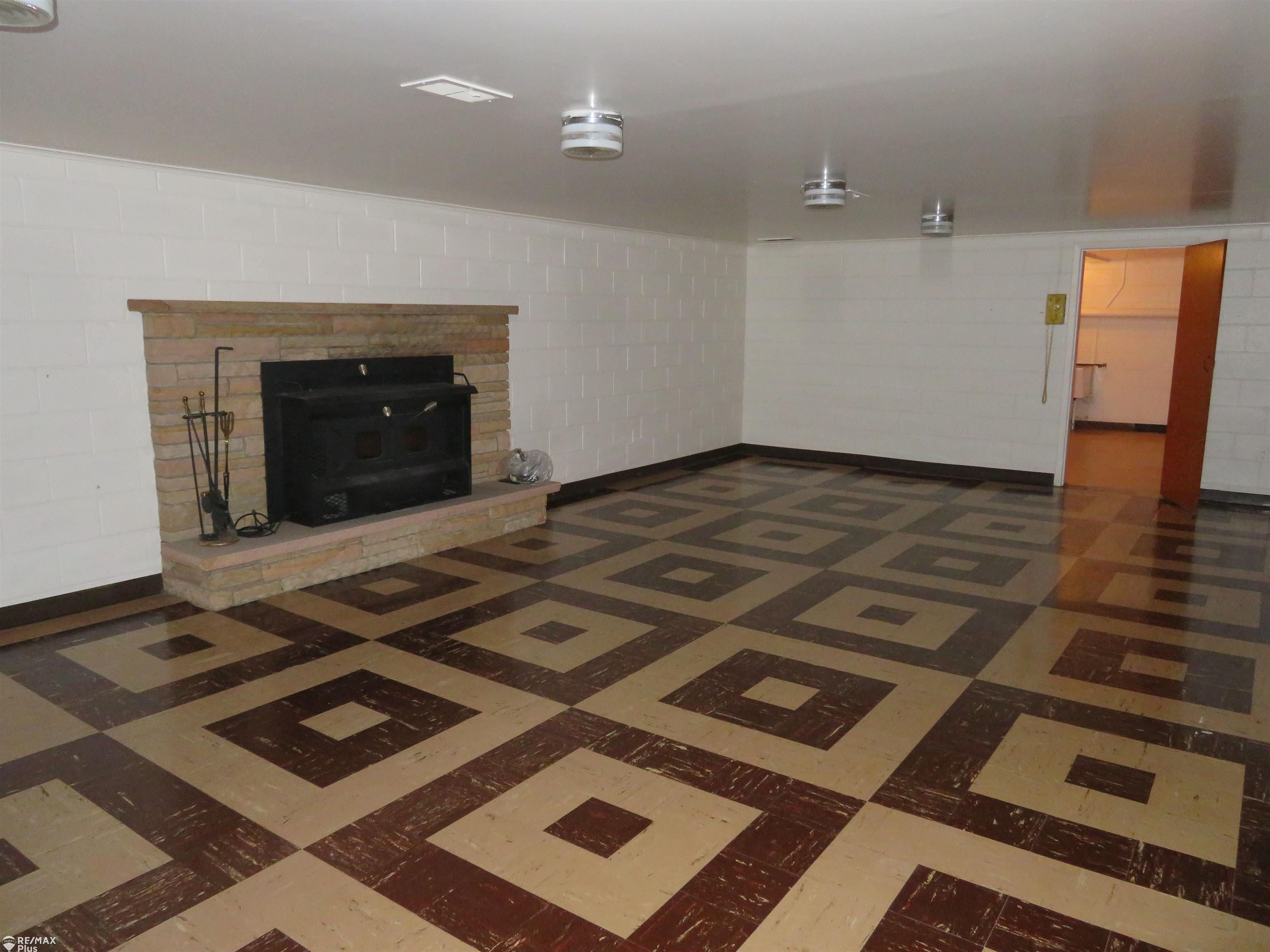 5095 Jackson Road Flint, MI 48506 - Photo 22 of 34
