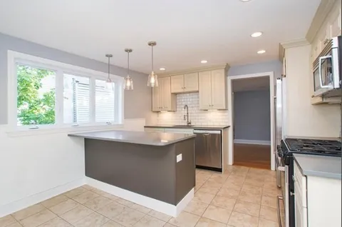 $5,795 | 117 Gore Street, Unit 2, Cambridge, MA 02141