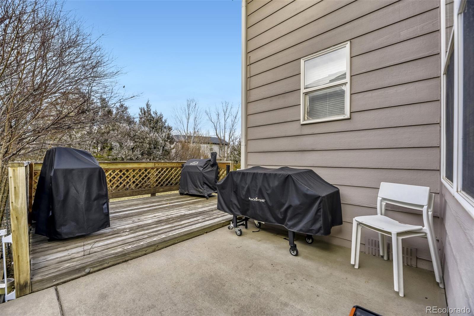 7085 Leopard Gate Lone Tree, CO 80124 - Photo 20 of 26 a view of a chairs in a patio
