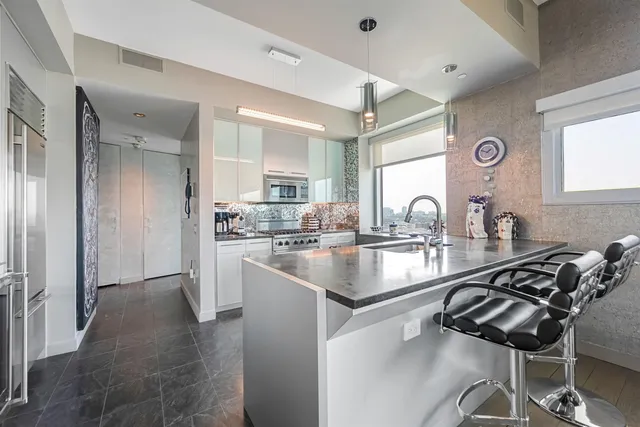 $2,977,777 | 225 River Street, Unit 1901, Hoboken, NJ 07030