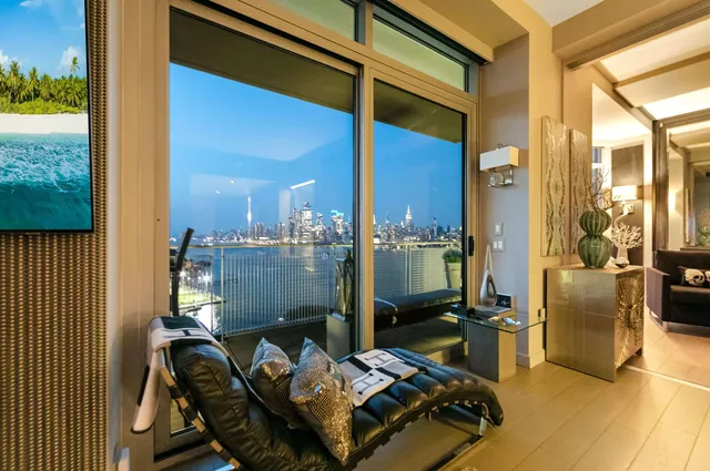 $2,977,777 | 225 River Street, Unit 1901, Hoboken, NJ 07030