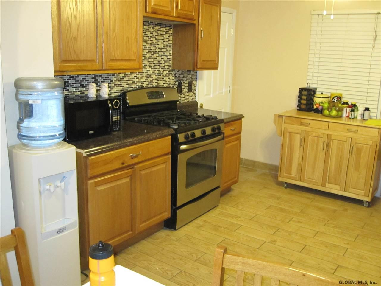93 A Osborne Road Colonie, NY 12205 - Photo 3 of 19 Photo 3