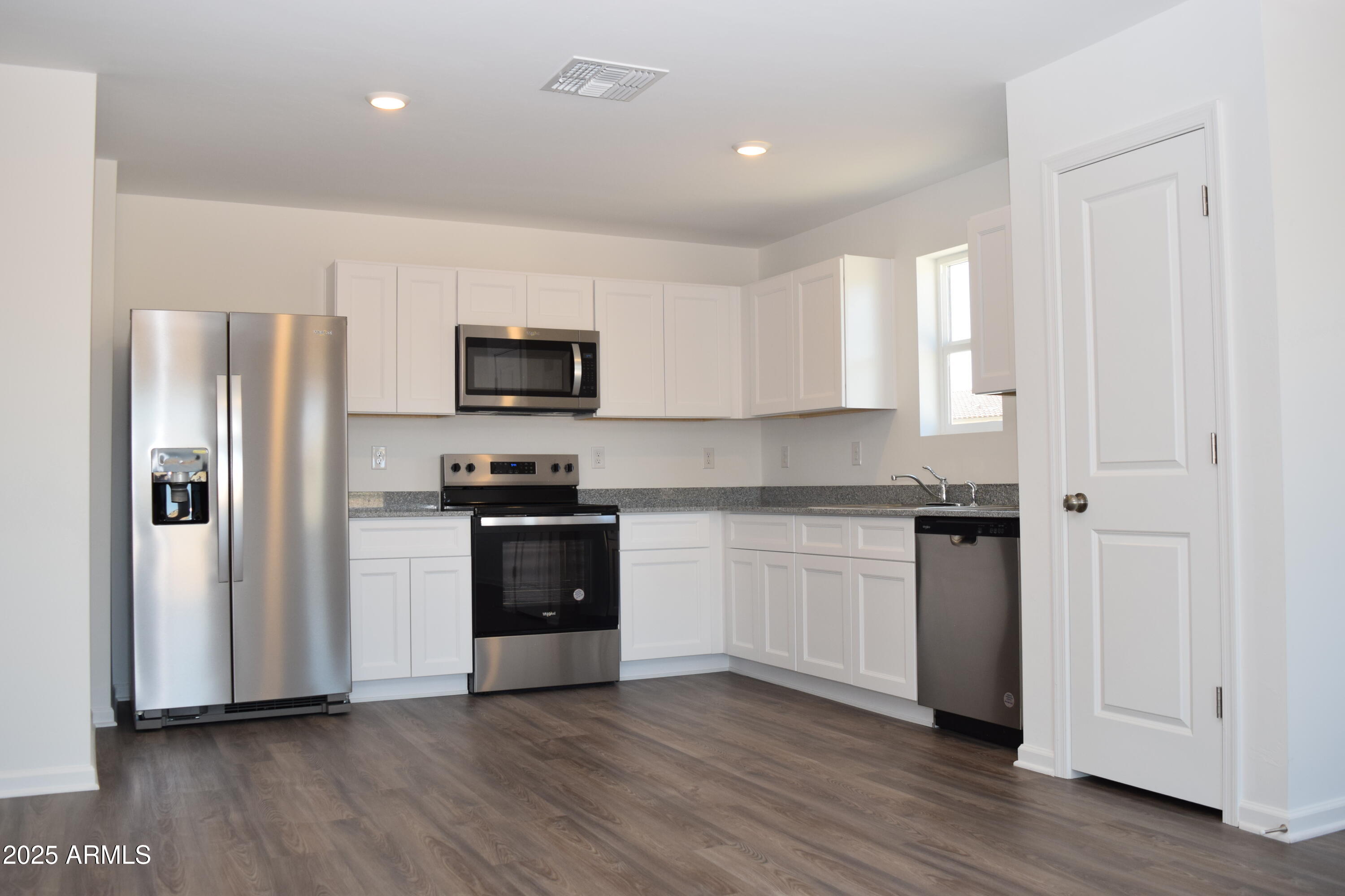 1697 Moonshadow Drive Benson, AZ 85602 - Photo 2 of 19 DSC_0134