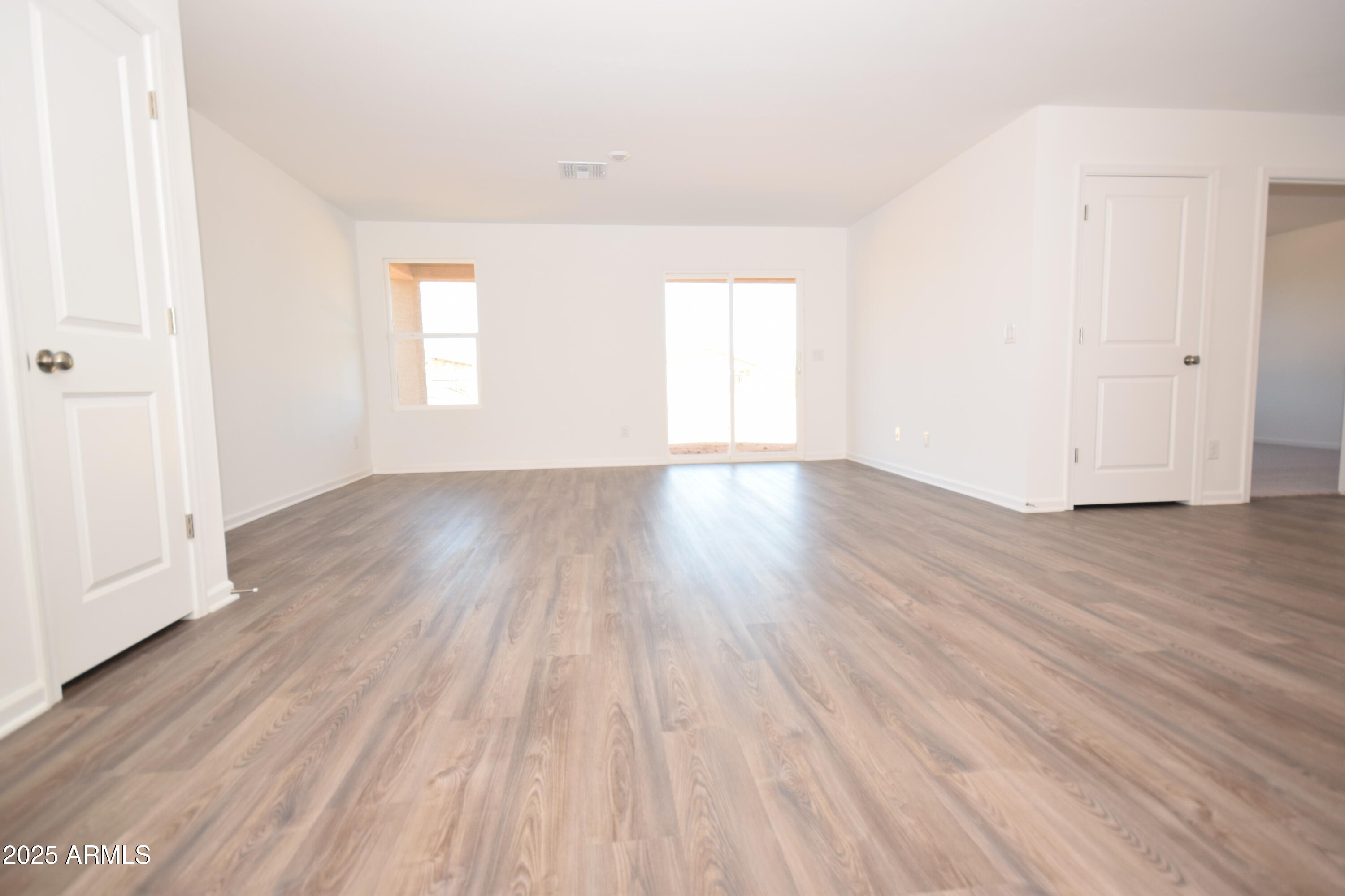 1697 Moonshadow Drive Benson, AZ 85602 - Photo 5 of 19 DSC_0182