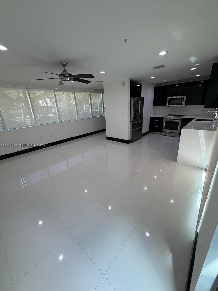 2699 Tigertail Avenue, Unit 14 Miami, FL 33133 - Photo 4 of 28