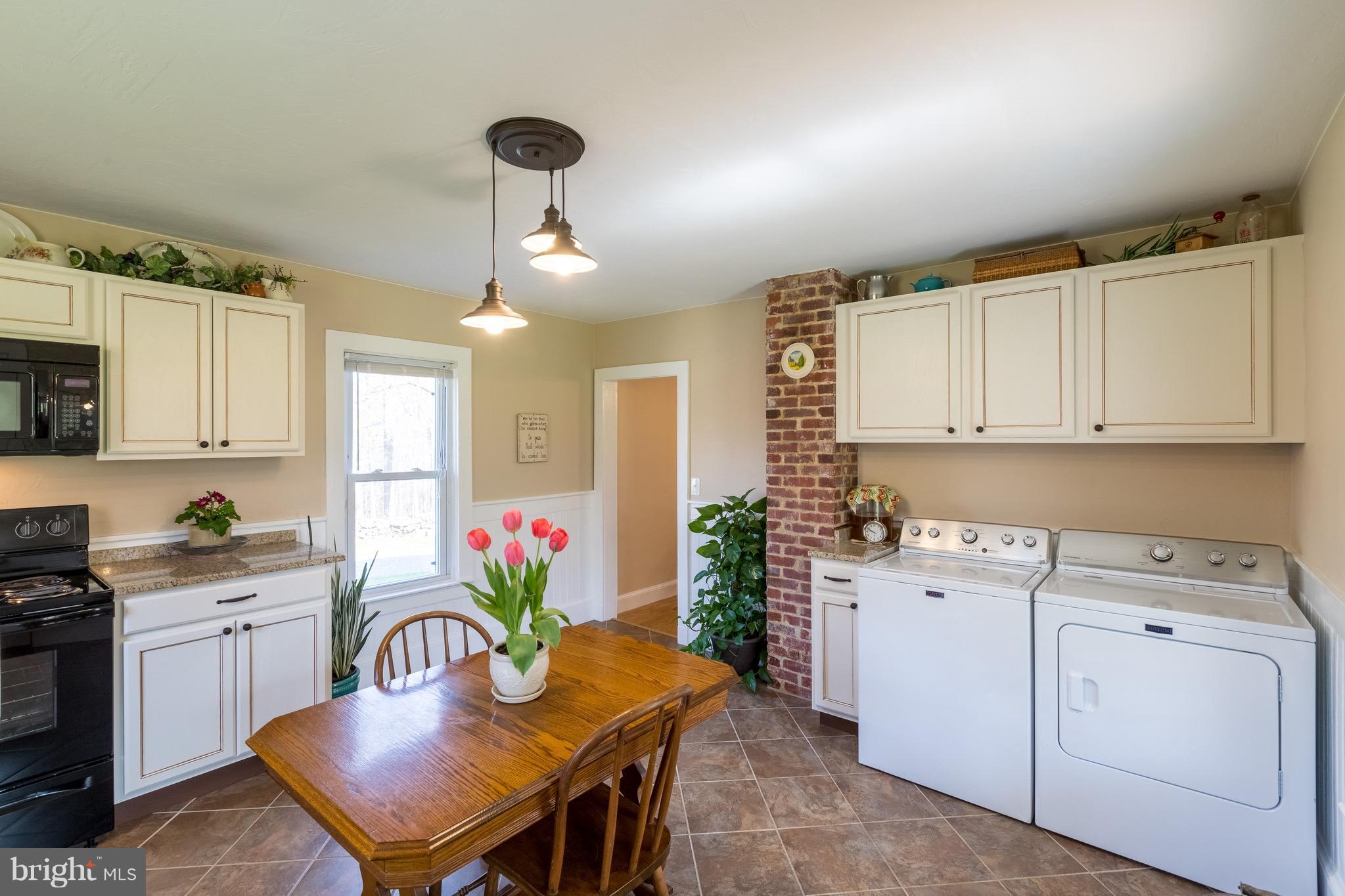 288 Chapel Road Middletown, VA 22645 - Photo 5 of 31 Kitchen