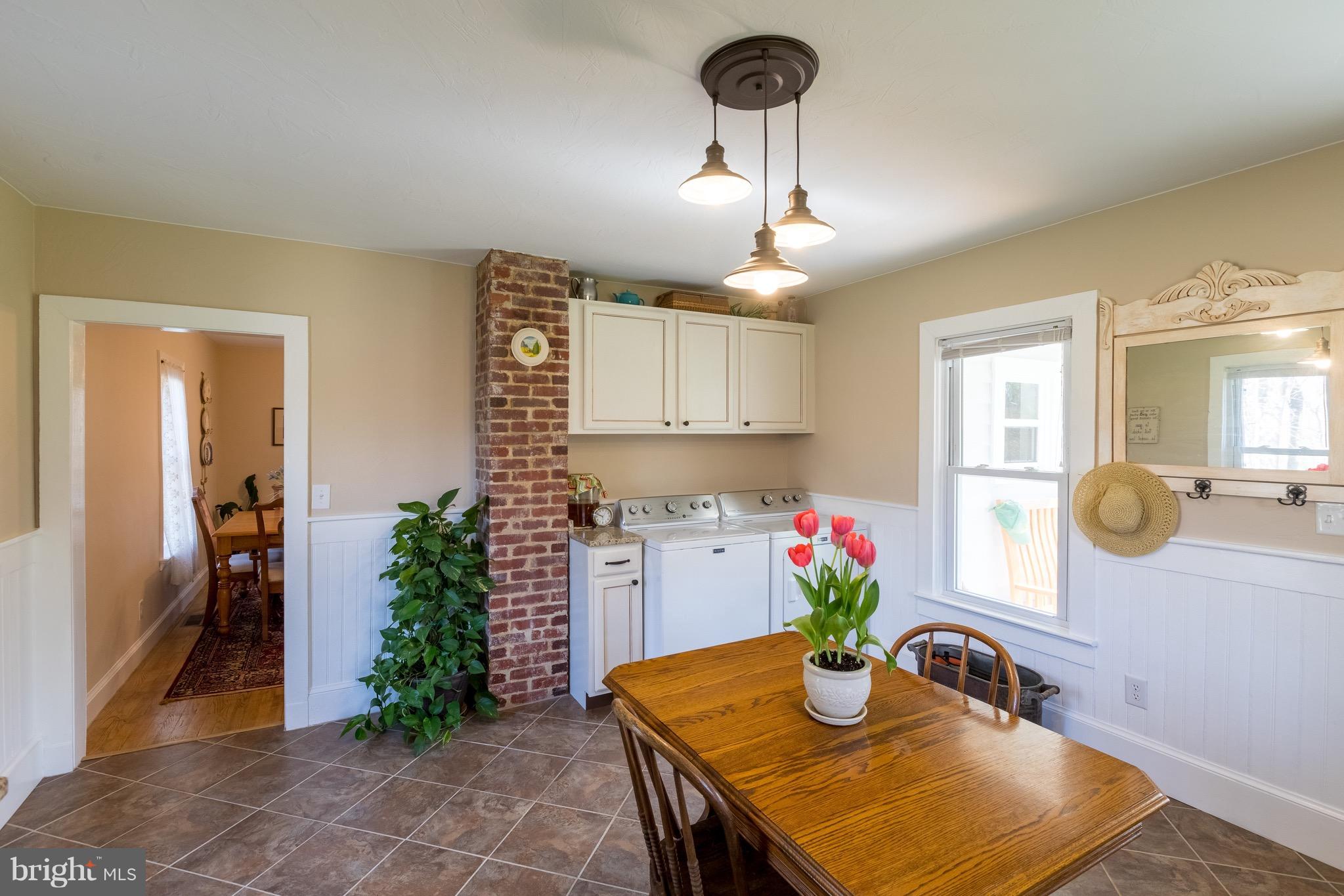 288 Chapel Road Middletown, VA 22645 - Photo 6 of 31 Kitchen