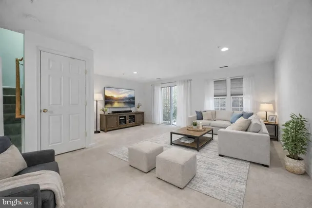 $410,000 | 216 Arcadia Shores Circle, Odenton, MD 21113