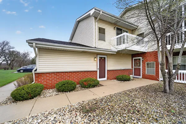 $165,000 | 24821 87th Street, Unit 3, Salem Lakes, WI 53168