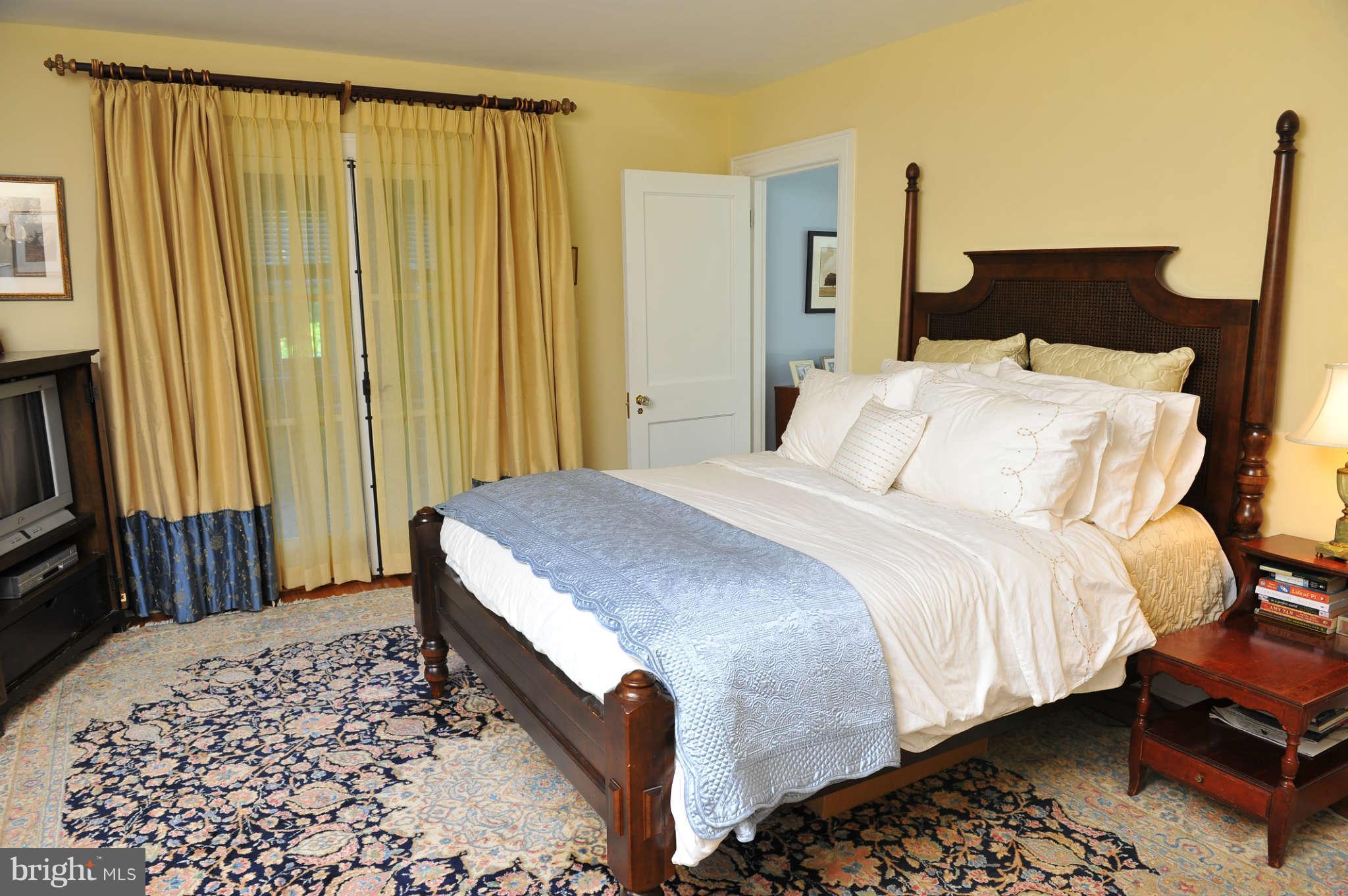5004 Roland Avenue Baltimore, MD 21210 - Photo 13 of 25 Bedroom (Master)