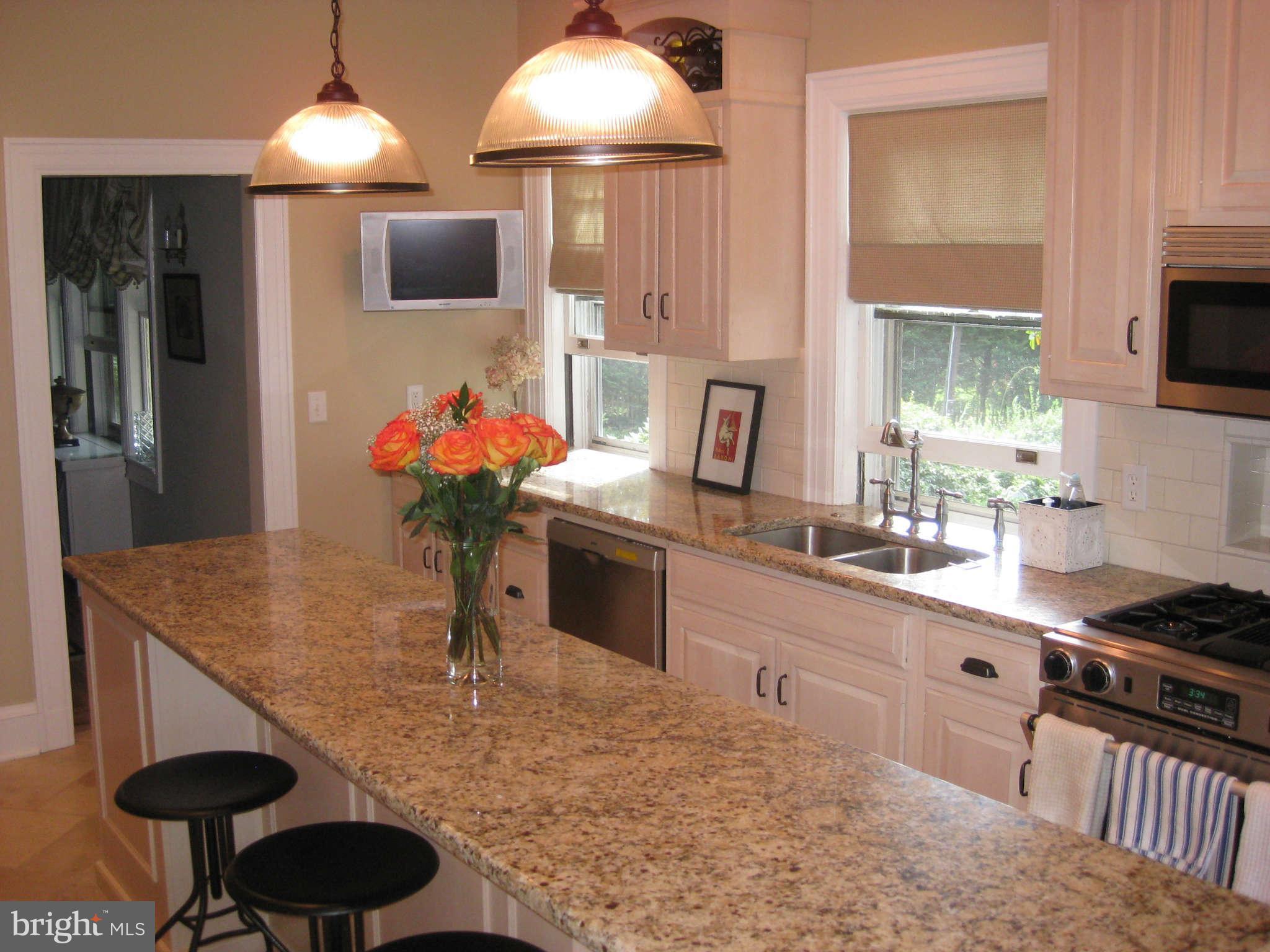 5004 Roland Avenue Baltimore, MD 21210 - Photo 10 of 25 Kitchen