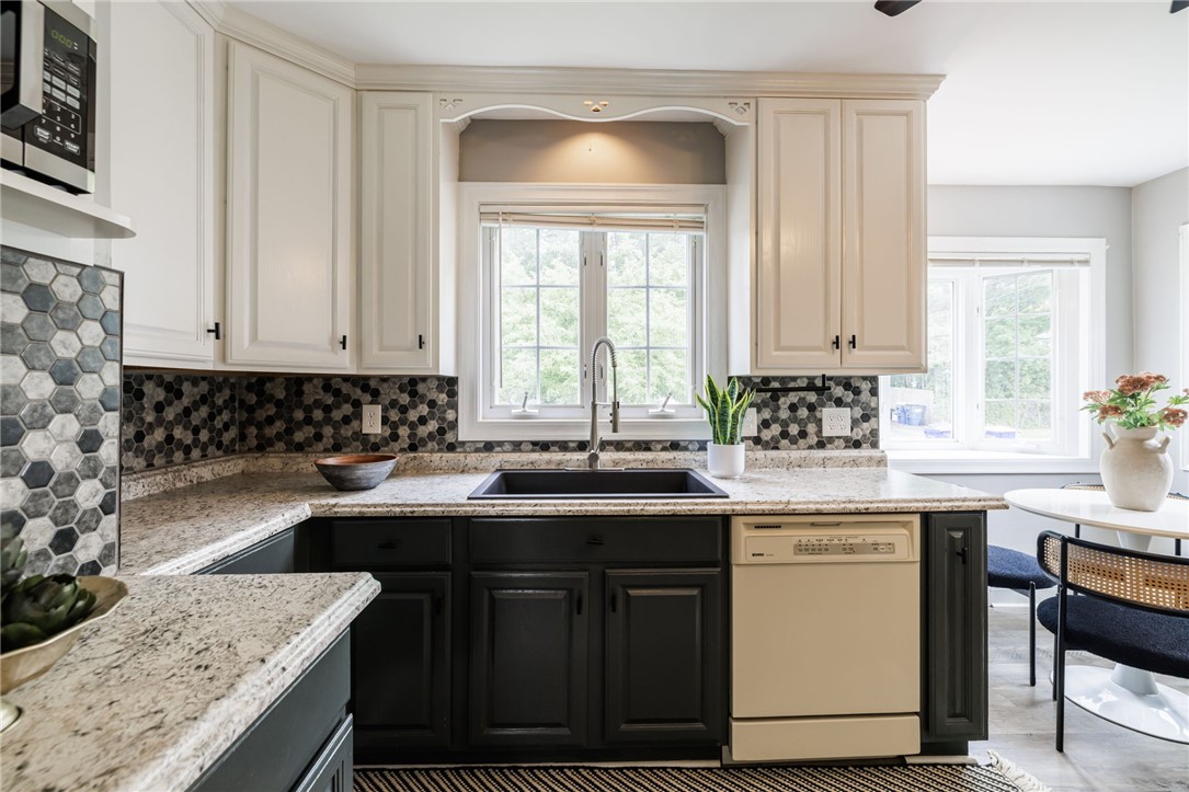695 Eaton Road Irondequoit, NY 14617 - Photo 10 of 34