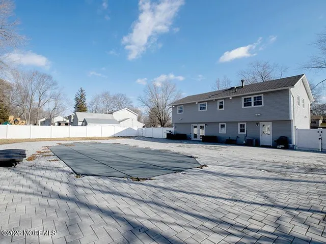 $750,000 | 7 Whitehall Way, Manalapan, NJ 07726