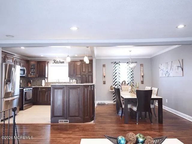 $750,000 | 7 Whitehall Way, Manalapan, NJ 07726