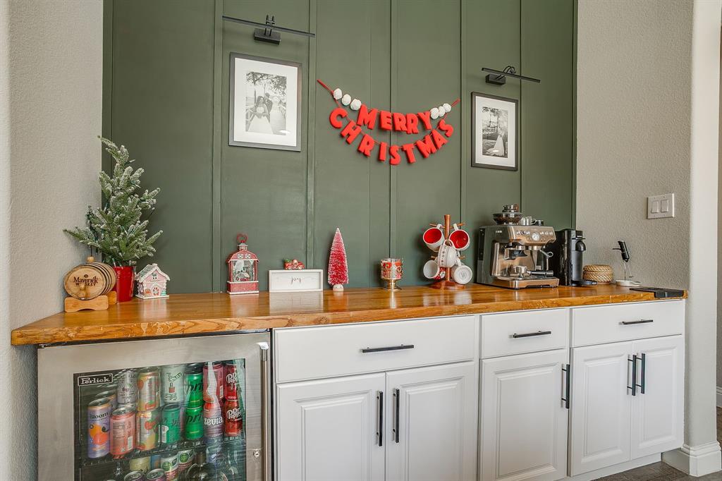 5821 Rendyn Court Midlothian, TX 76065 - Photo 13 of 30 a bathroom with a sink and a mirror
