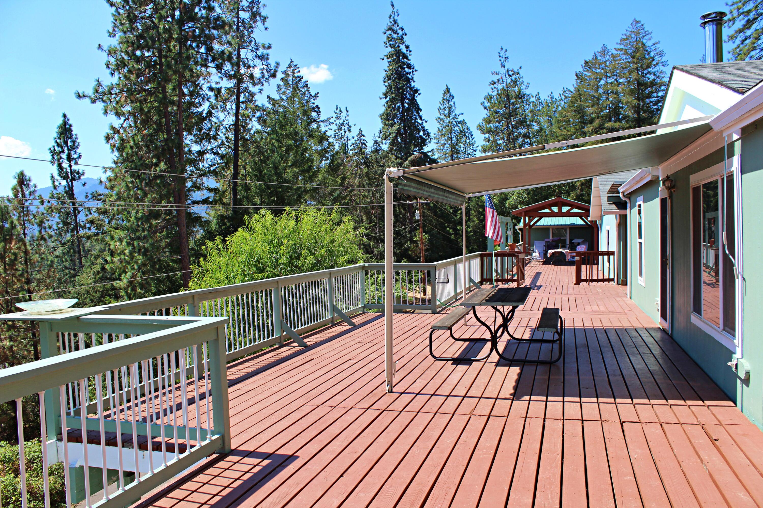 7732 North Applegate Road Grants Pass, OR 97527 - Photo 4 of 40 Deck