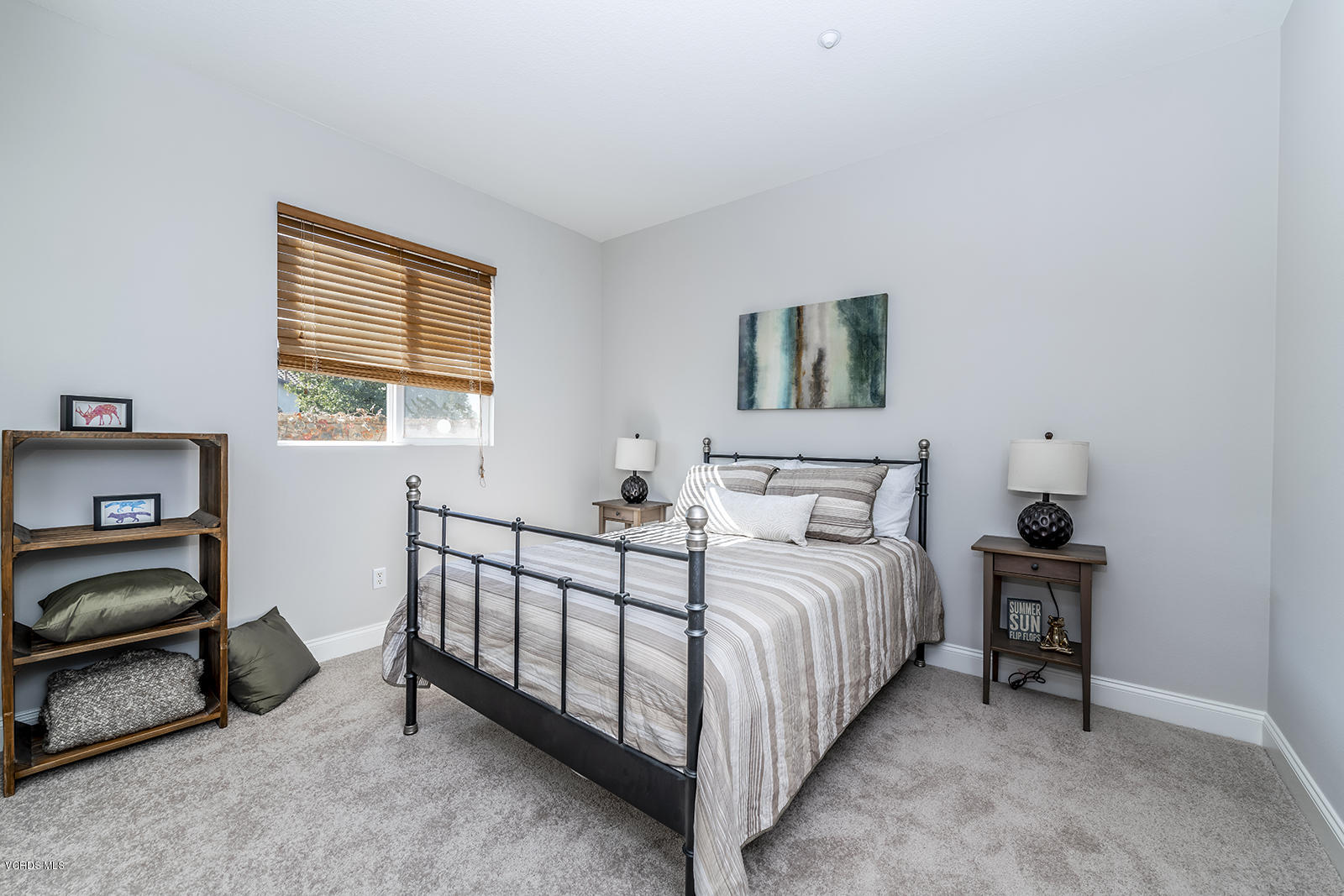 641 Riviera Court Oxnard, CA 93035 - Photo 16 of 18 a bedroom with a bed and a window