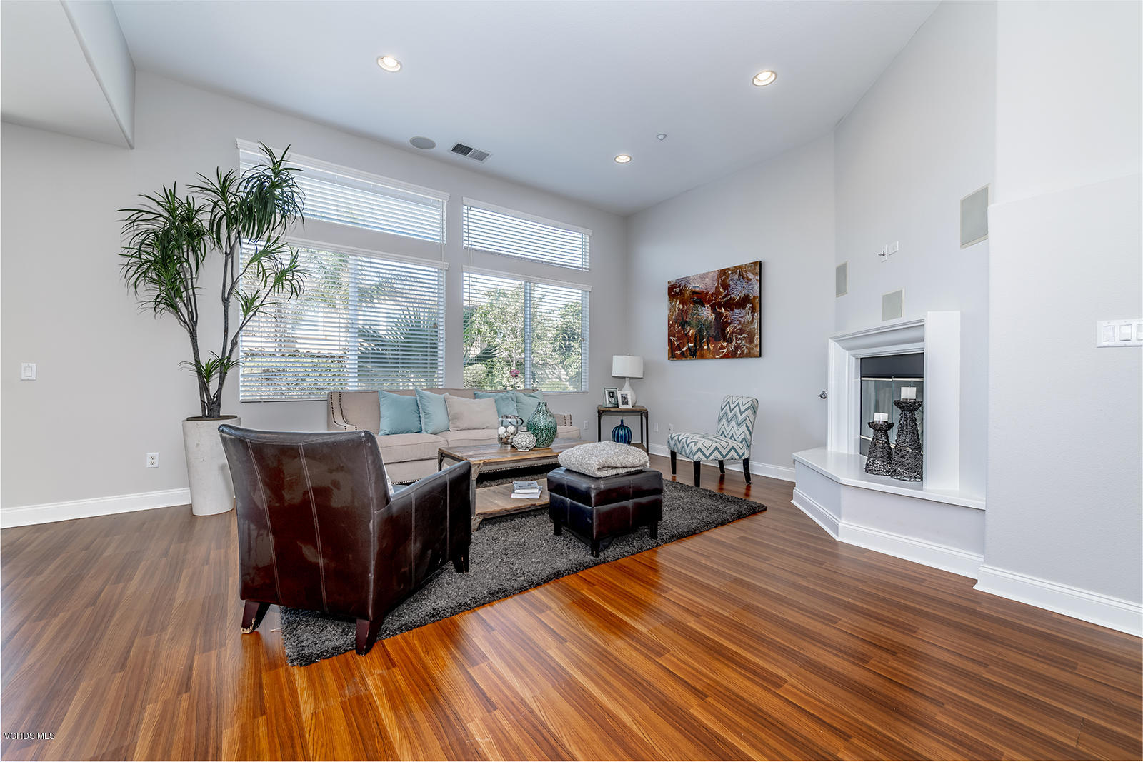 641 Riviera Court Oxnard, CA 93035 - Photo 7 of 18 a living room with furniture and a large window