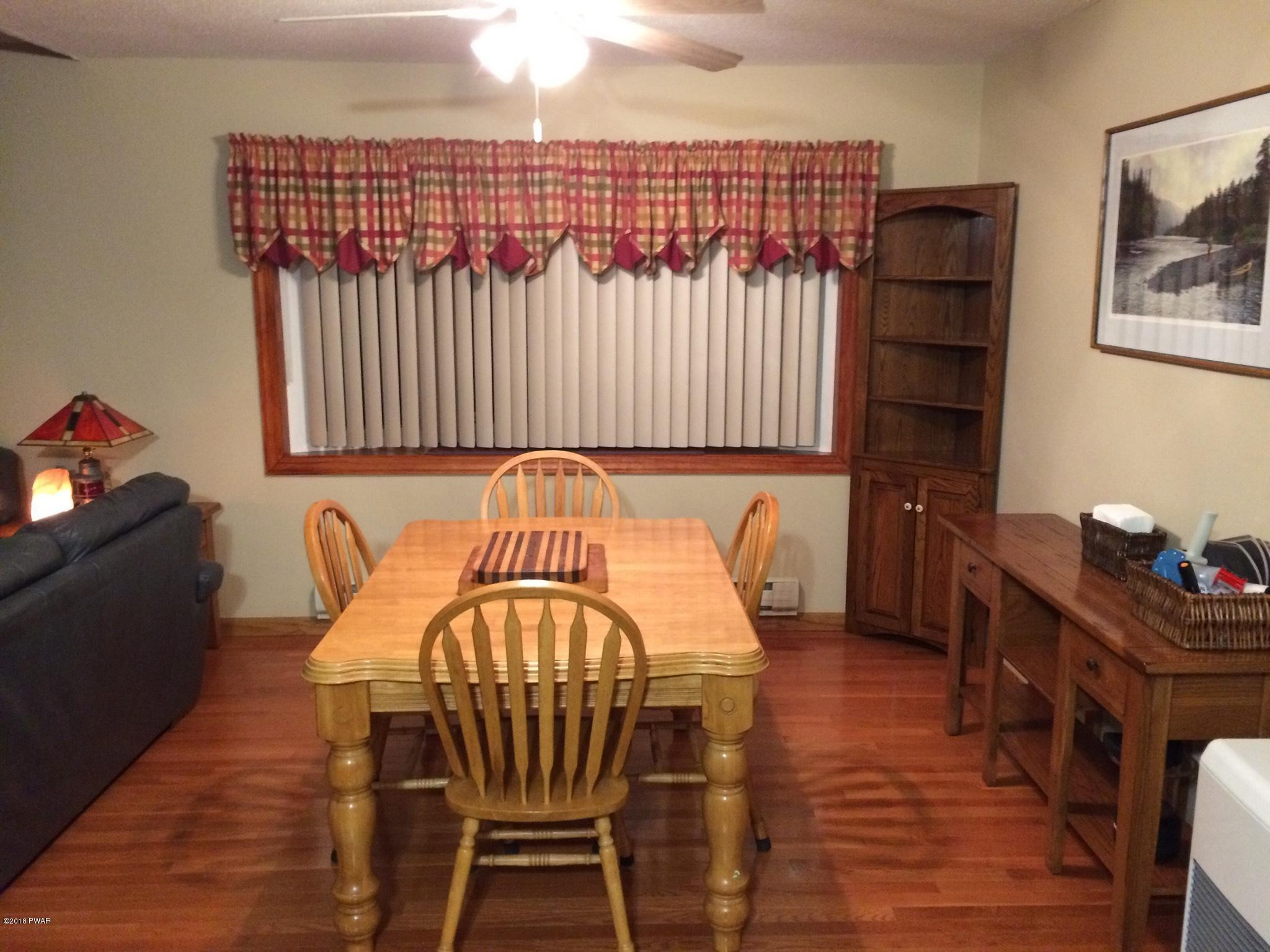 332 Gold Finch Road Bushkill, PA 18324 - Photo 3 of 24 dining