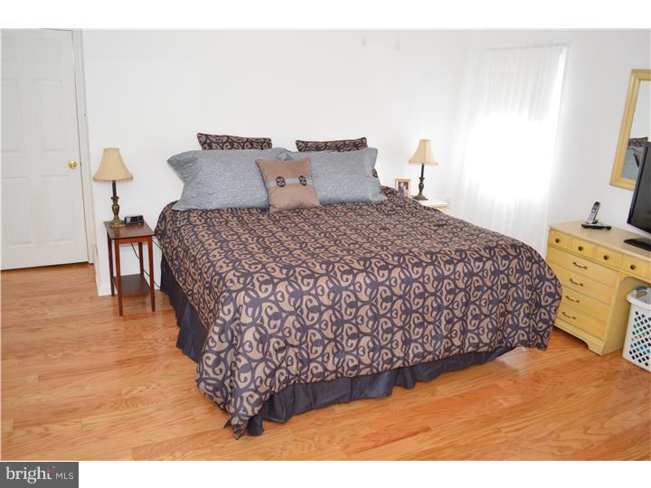 827 Hood Road Swarthmore, PA 19081 - Photo 15 of 25 Bedroom - Main