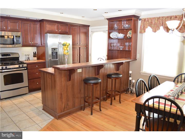 827 Hood Road Swarthmore, PA 19081 - Photo 5 of 25 Kitchen
