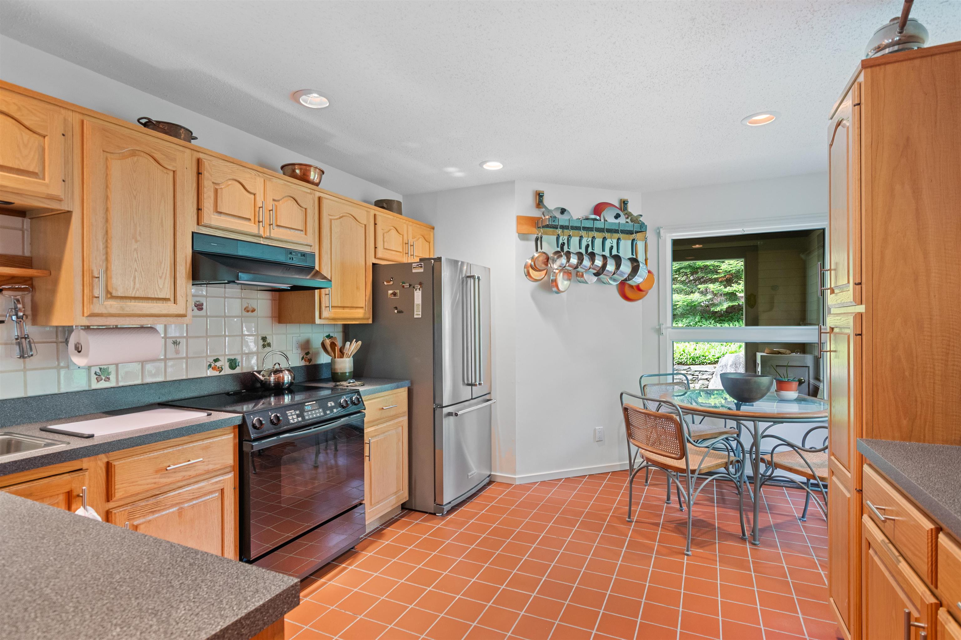 982 Brook Road, Unit 4 Stowe, VT 05672 - Photo 23 of 56