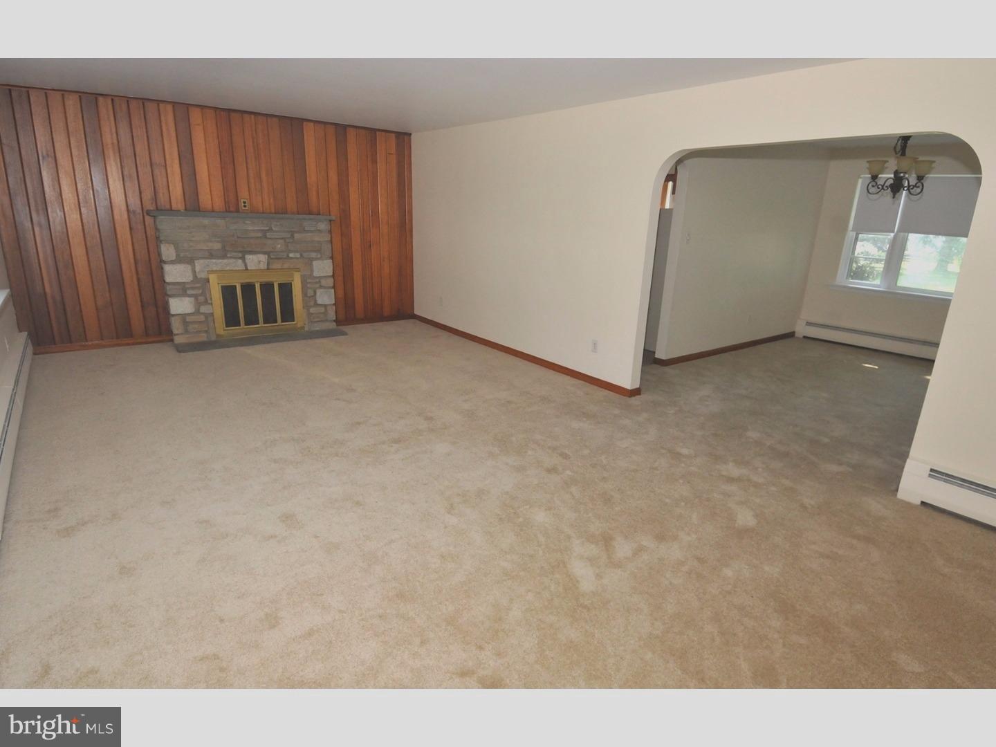 1327 Rosebud Road Southampton, PA 18966 - Photo 3 of 15 Great Room