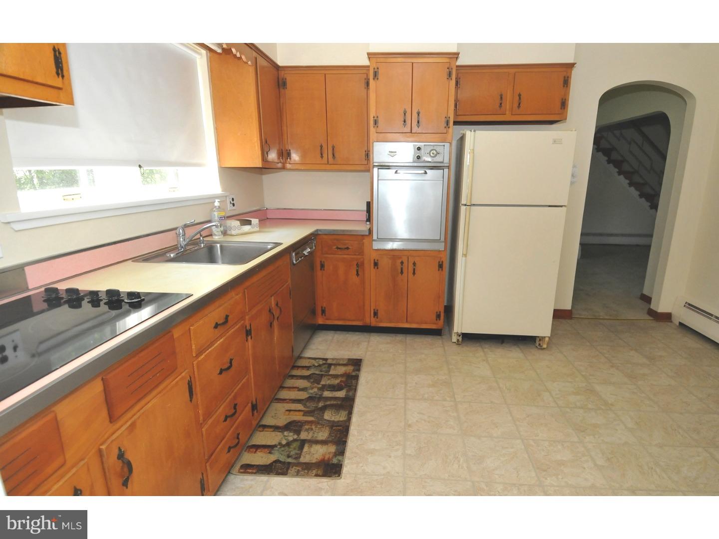 1327 Rosebud Road Southampton, PA 18966 - Photo 7 of 15 Kitchen