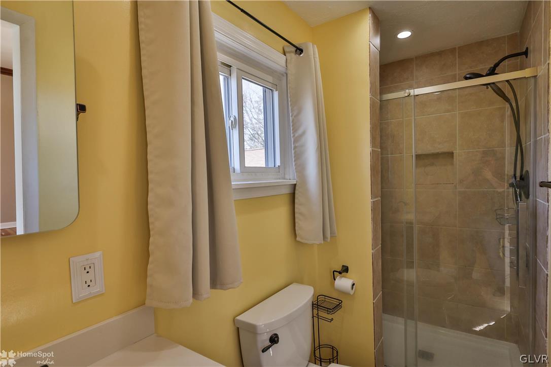 2428 Nottingham Road Bethlehem, PA 18017 - Photo 16 of 31 Updated Master Bath