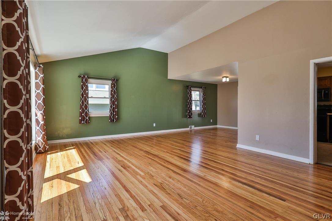 2428 Nottingham Road Bethlehem, PA 18017 - Photo 3 of 31 Living Room
