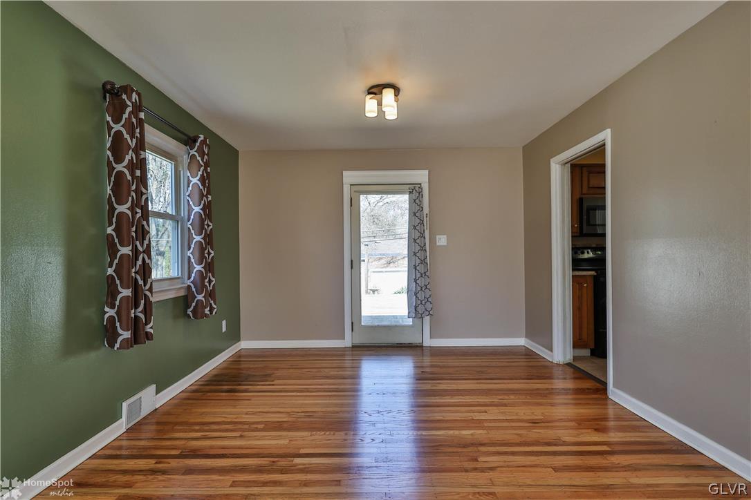 2428 Nottingham Road Bethlehem, PA 18017 - Photo 7 of 31 Dining room/area