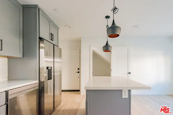$3,254 | 2602 Carnegie Lane, Unit 6, Redondo Beach, CA 90278