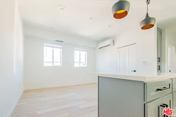 $3,254 | 2602 Carnegie Lane, Unit 6, Redondo Beach, CA 90278