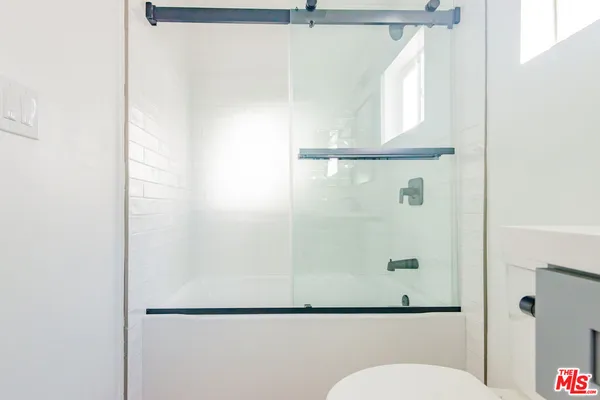 $3,254 | 2602 Carnegie Lane, Unit 6, Redondo Beach, CA 90278