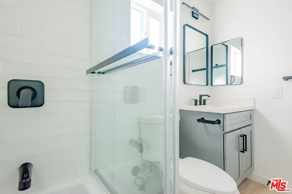 $3,254 | 2602 Carnegie Lane, Unit 6, Redondo Beach, CA 90278