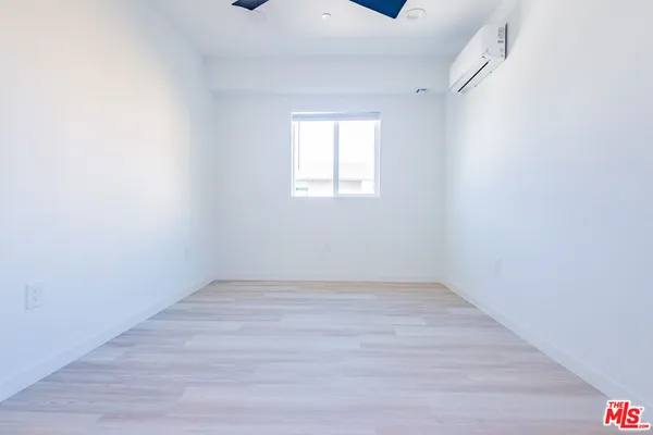 $3,254 | 2602 Carnegie Lane, Unit 6, Redondo Beach, CA 90278