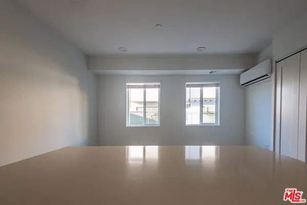 $3,254 | 2602 Carnegie Lane, Unit 6, Redondo Beach, CA 90278