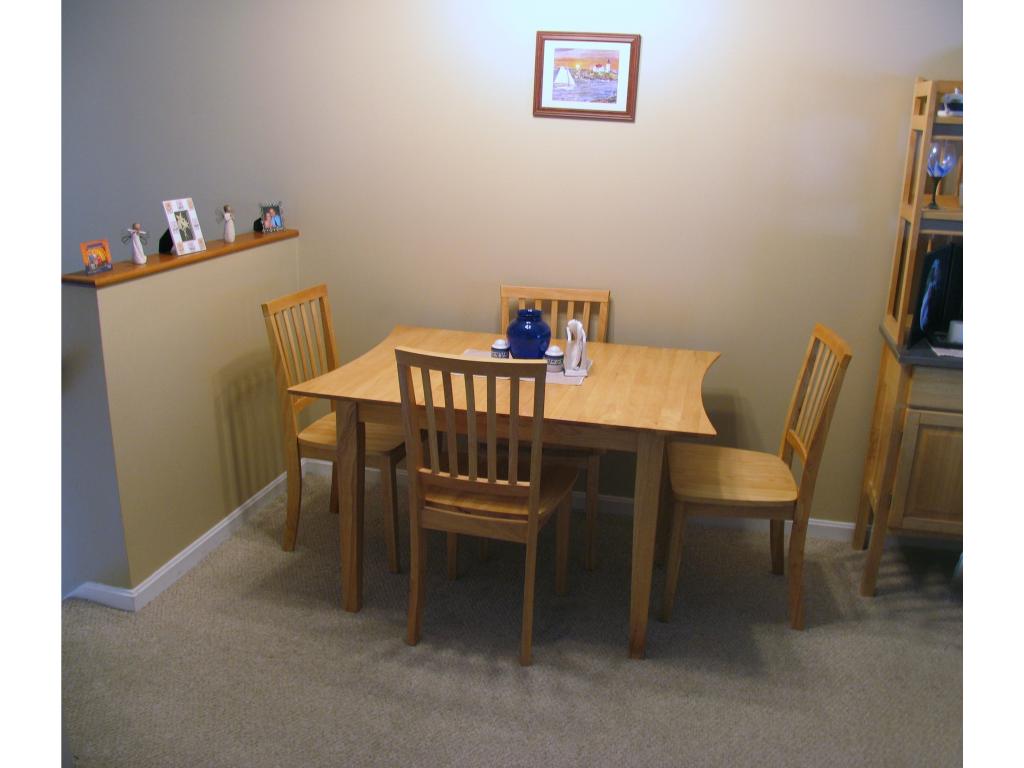 881-1 Mammoth Road, Unit 401 Manchester, NH 03104 - Photo 3 of 21