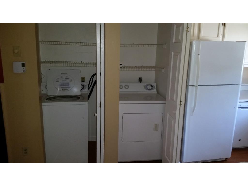 881-1 Mammoth Road, Unit 401 Manchester, NH 03104 - Photo 5 of 21