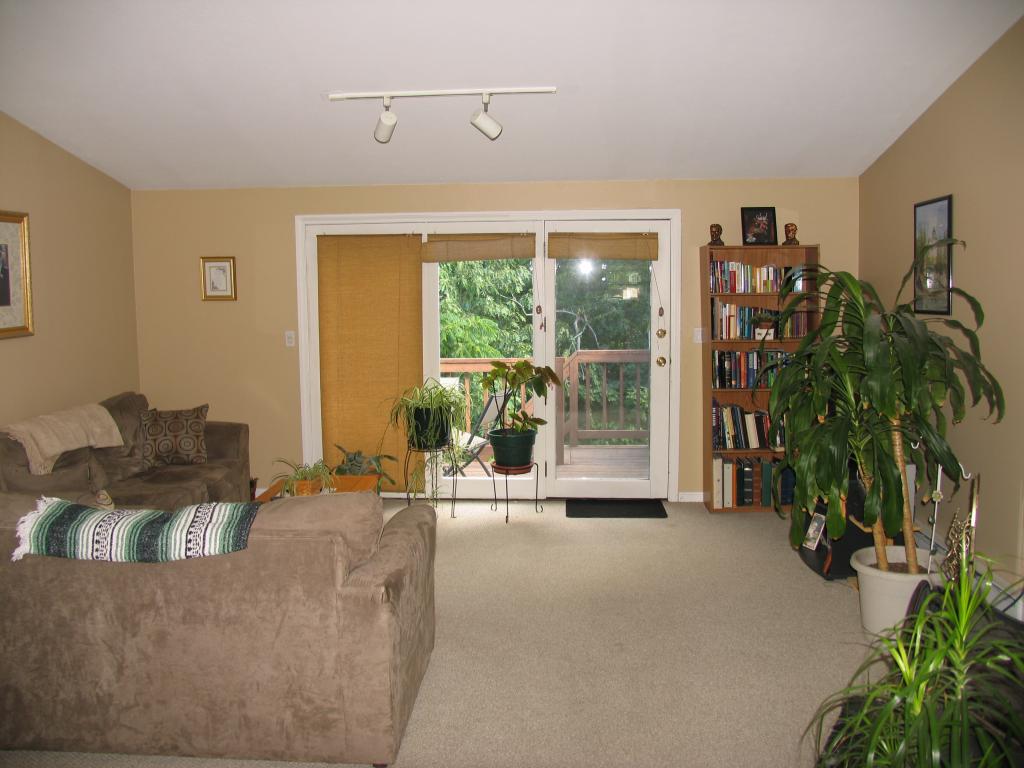 881-1 Mammoth Road, Unit 401 Manchester, NH 03104 - Photo 7 of 21