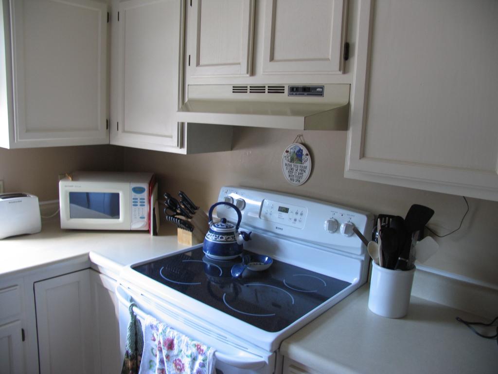 881-1 Mammoth Road, Unit 401 Manchester, NH 03104 - Photo 8 of 21