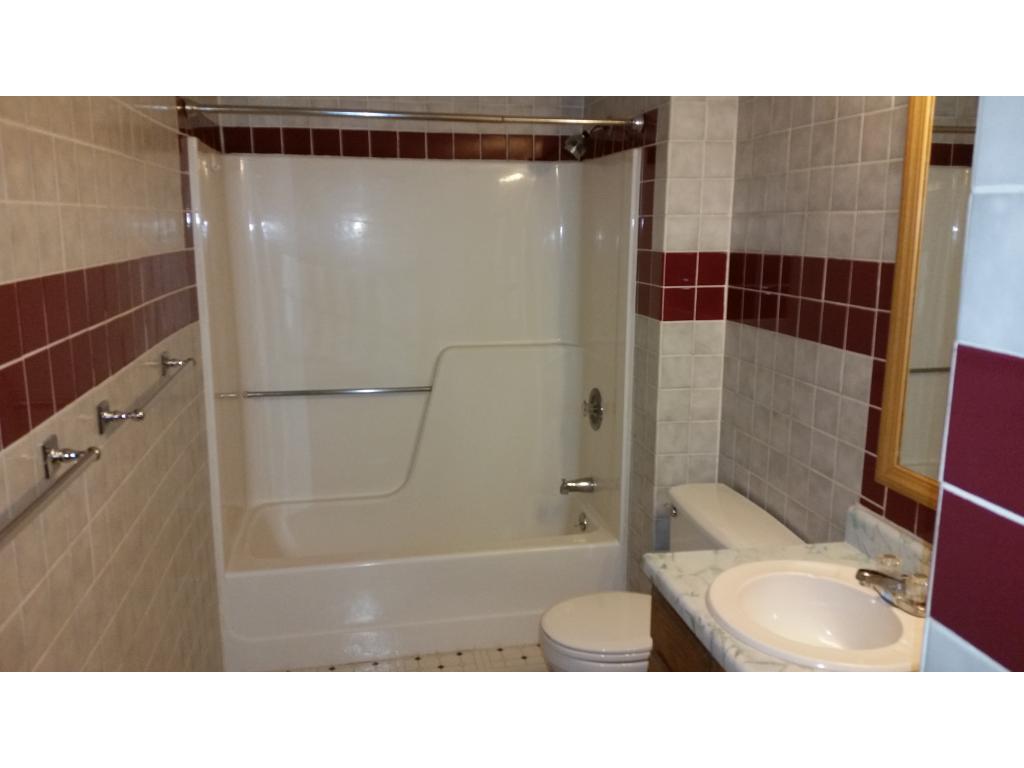 881-1 Mammoth Road, Unit 401 Manchester, NH 03104 - Photo 10 of 21